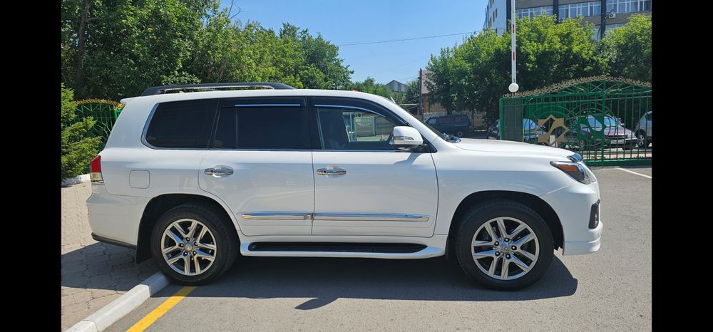 Продам Lexus 570, 2012 год, 165 000 км.