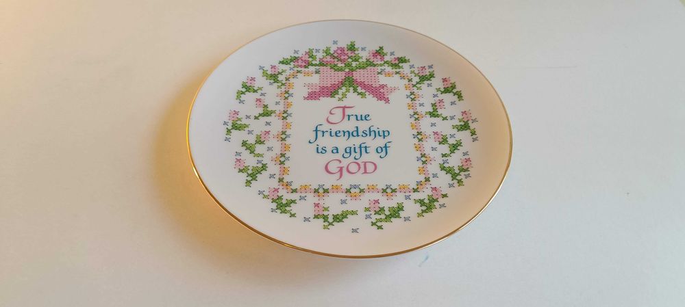 Декоративна чиния произведена в Япония