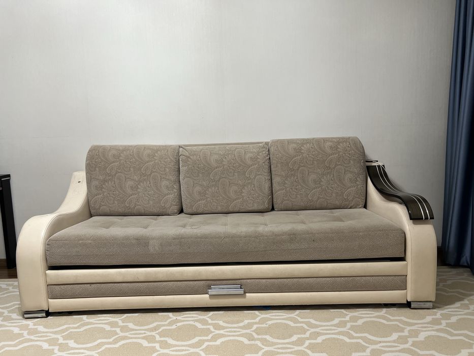 Диван для отдыха удобный