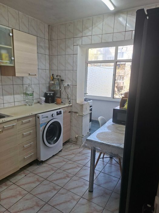 Vand apartament3 camere decomandat