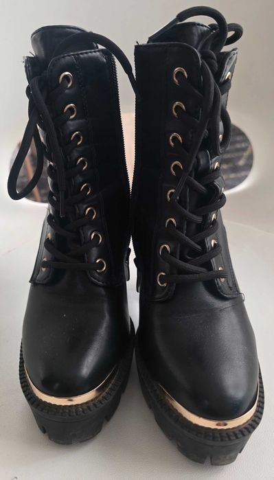 Боти от изкуствена кожа