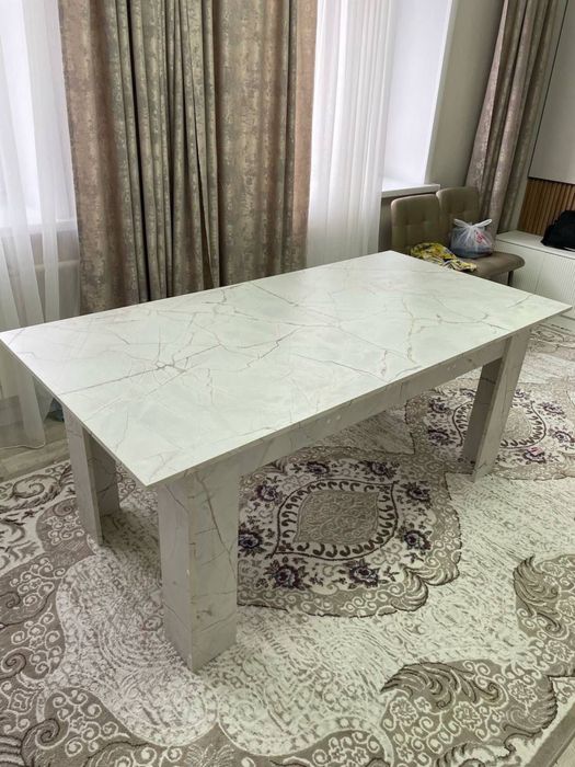 Продам стол большой в связи с переездом