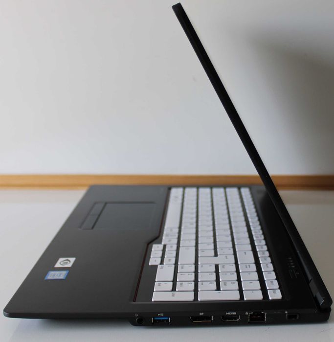 Лаптоп FUJITSU Notebook LIFEBOOK U758 15.6'' i5-7200\8GB\256GB SSD