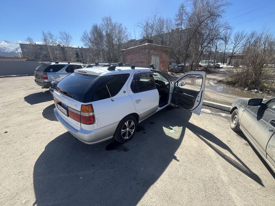 продам Nissan R’nessa