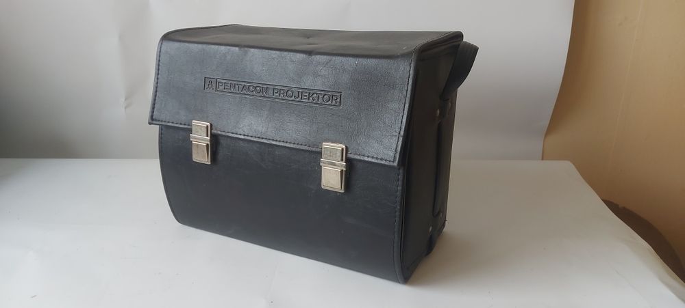 Прожекционен апарат Pentacon AV100 AUTO