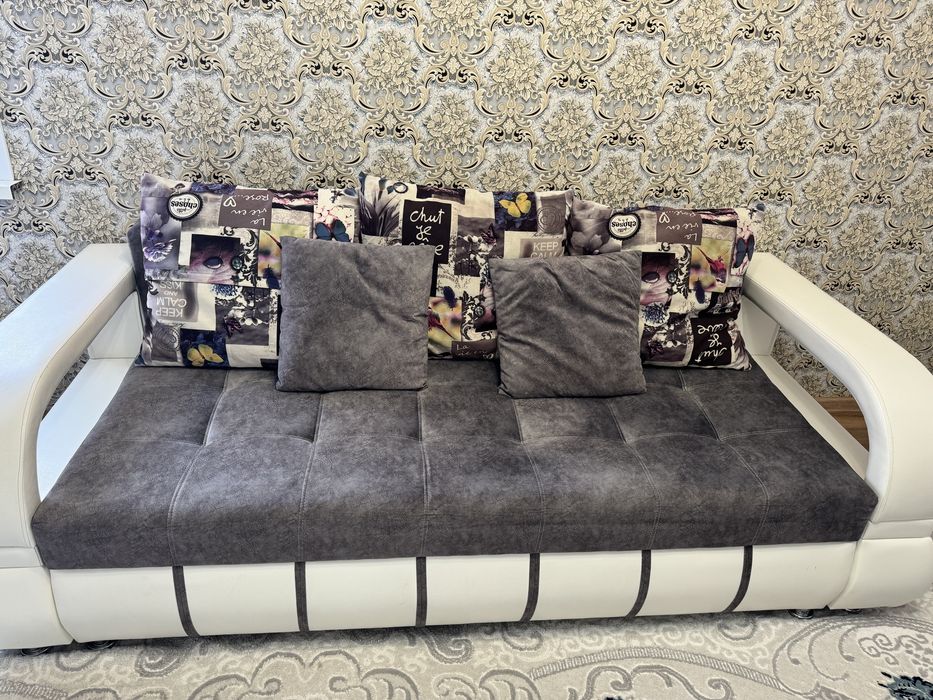 Продается диван в хорошем состоянии