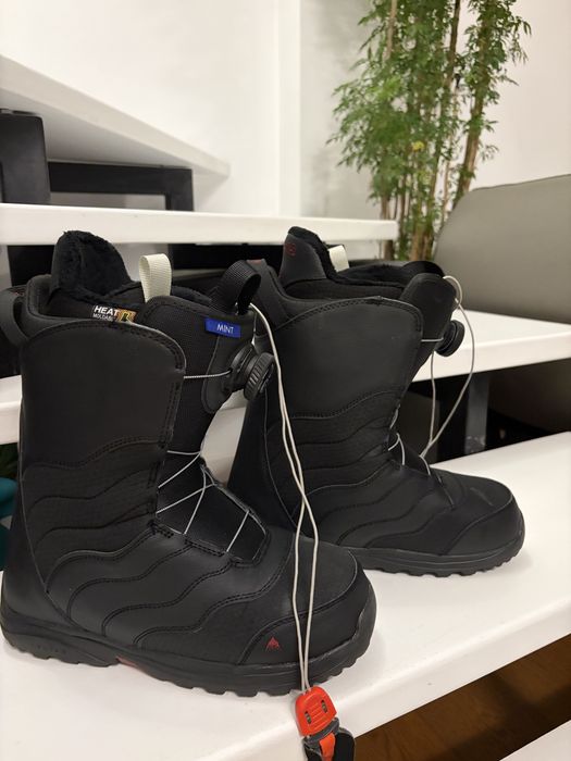 Set snowboard Burton – placă 138 cm + legături + boots Burton Mint BOA
