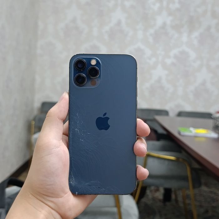 iphone 12 pro в отличном состояний