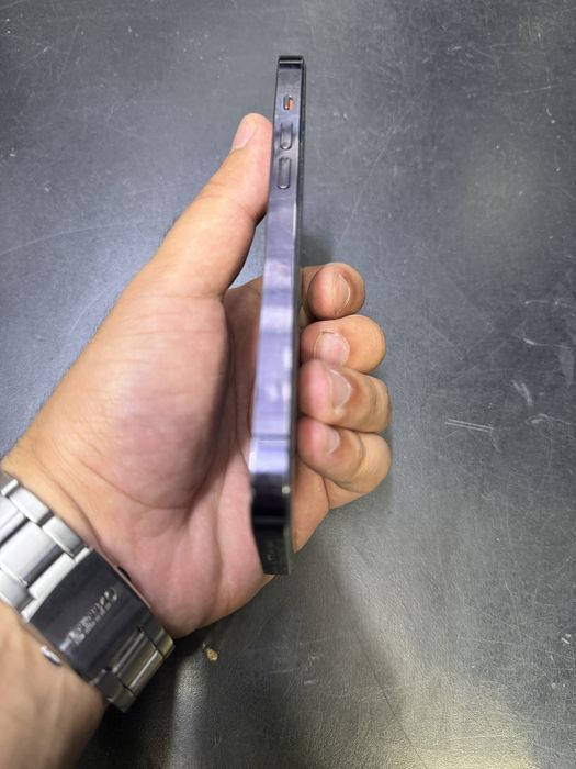 Iphone 14 pro purple