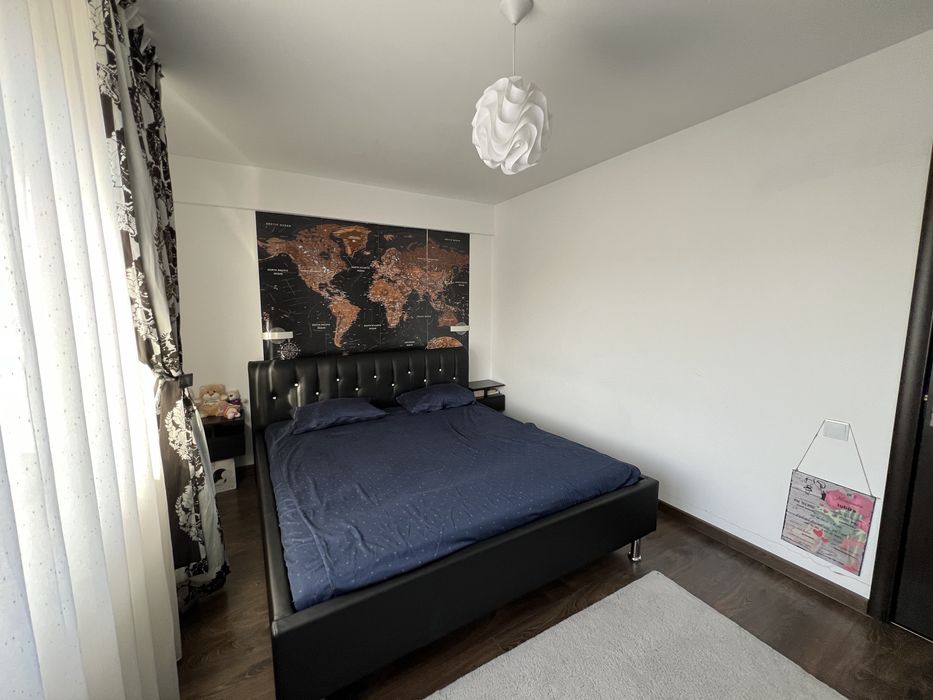 Vând apartamant cu 2 camere semidecomandat, zona Terra