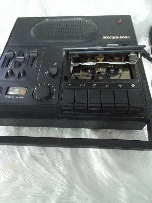 Продается магнитофон ВЕСНА 205 -1