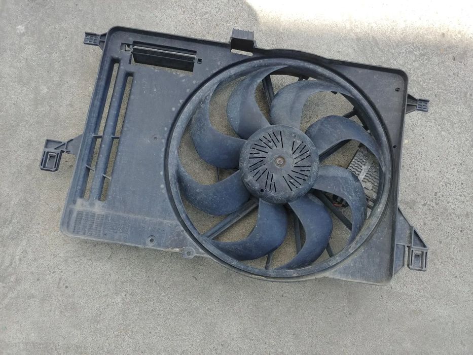 electroventilator cu modul 1.6 tdci  ford focus 3 8v61-8c607-eb