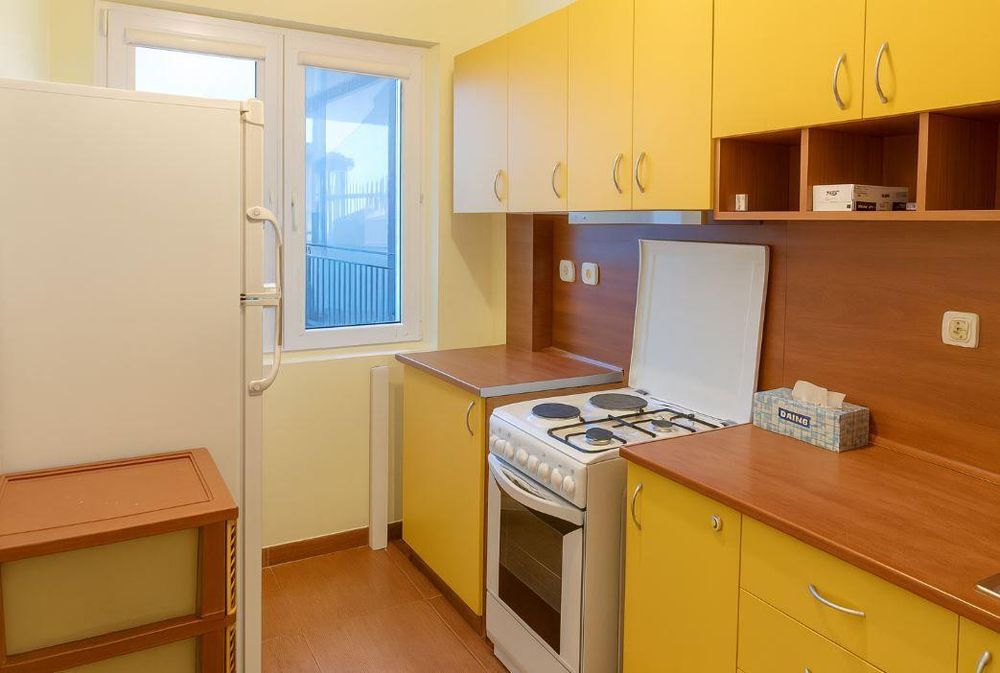 Дава се под наем Тристаен апартамент в Варна, Виница - 85 кв.м за 440 € - Снимка #2
