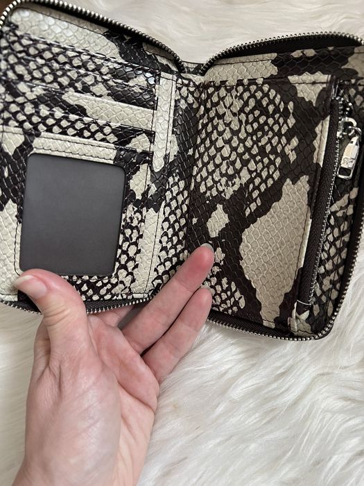 Портфейл parfois