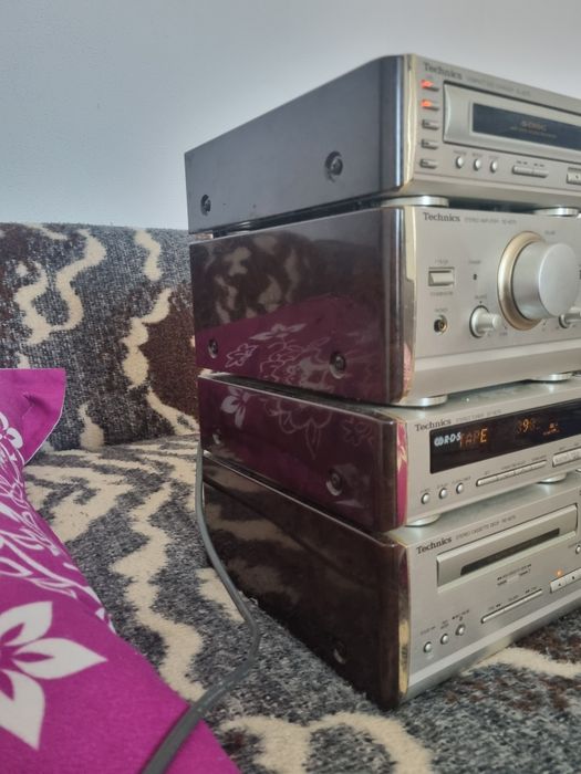 Linie Technics SL-HD70