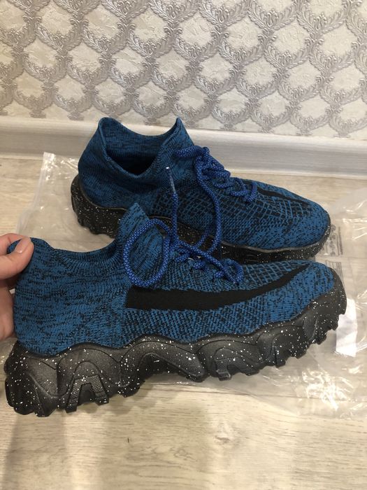 Новые кроссовки