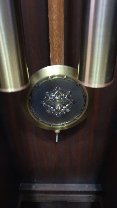 Немски паркетен часовник  " Urgos "