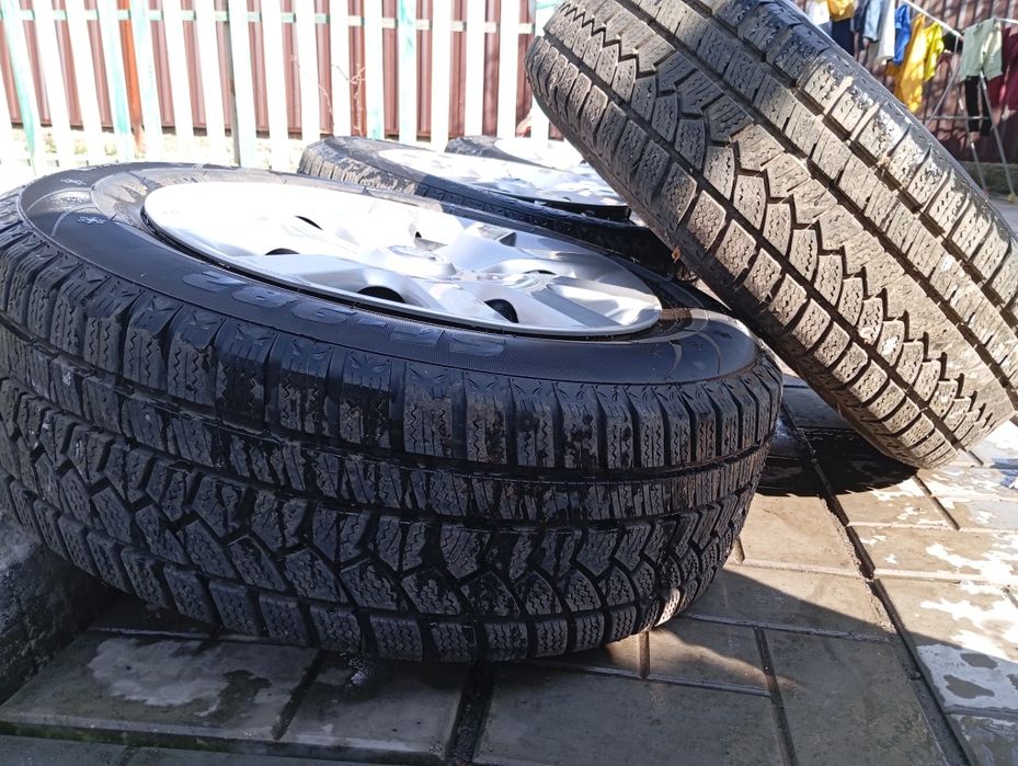 Продам зимние шины