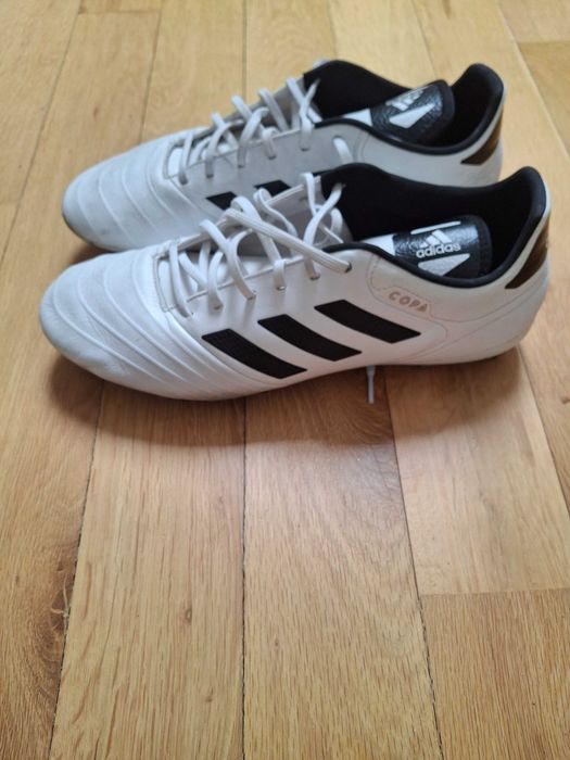 Футболни обувки Adidas