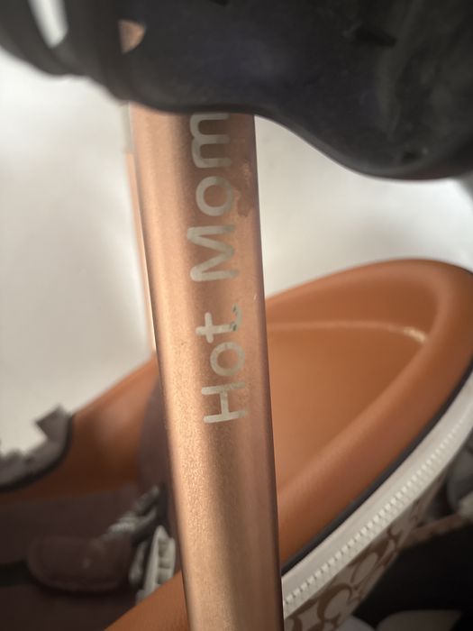 Продам коляску Hot mom