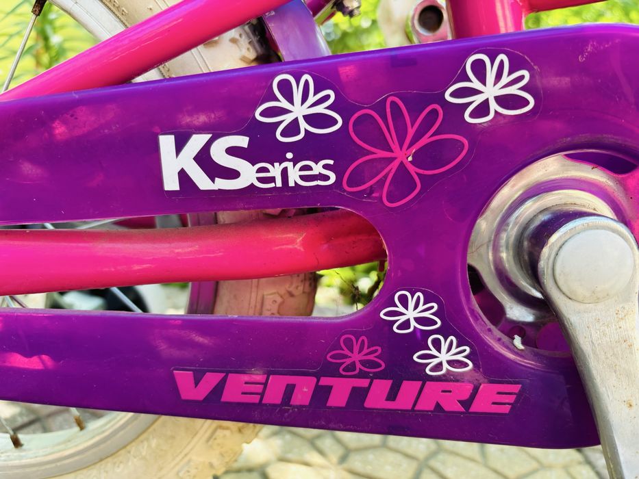Bicicleta venture roz de fetite cochete