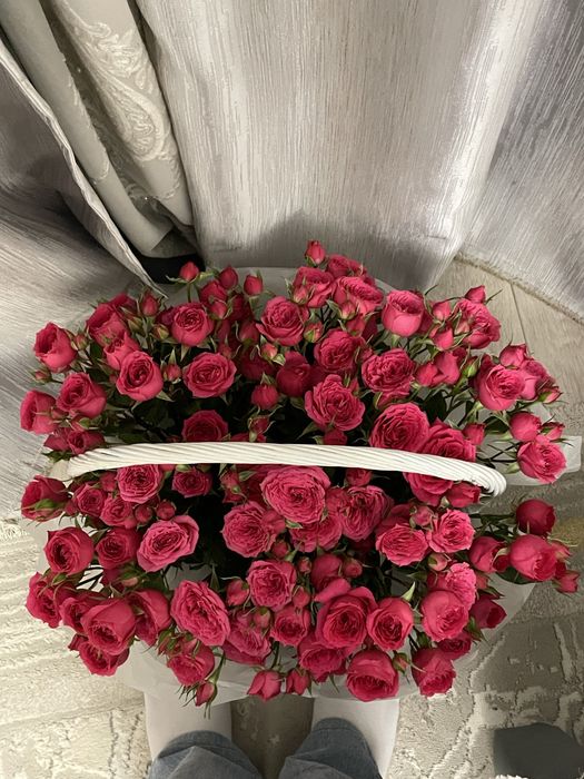 Кустовые розы свежие