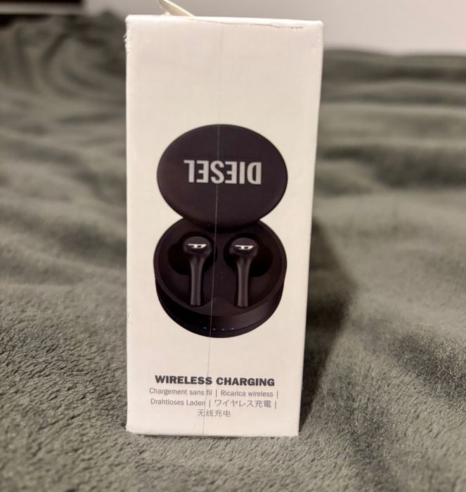 Нови безжични слушалки Diesel