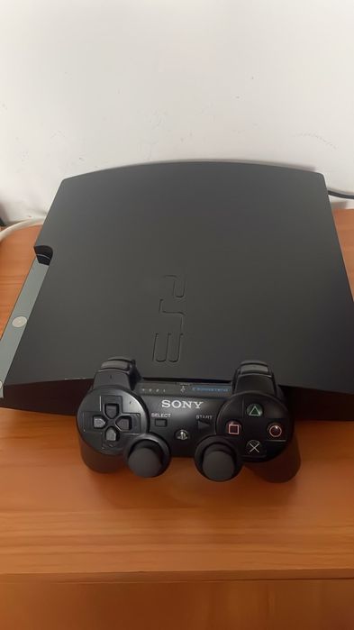 Vând Ps3 modat cu maneta și cabluri