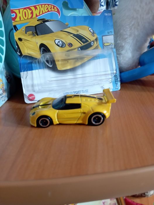 Продам машинку хот вилс оригинал