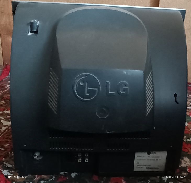 Телевизор LG 37 Экран