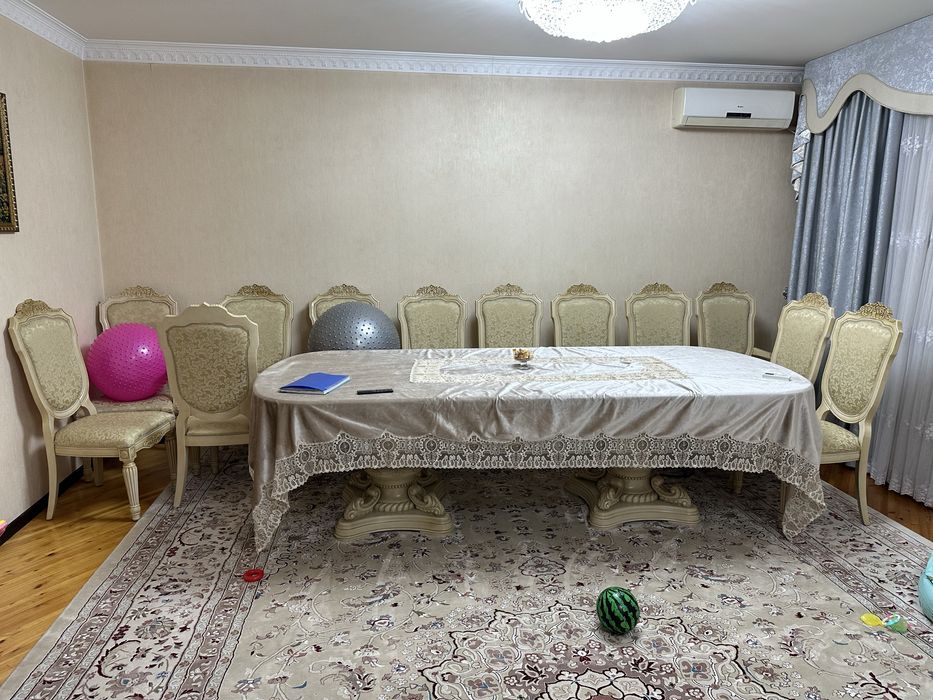 Мебель на 12 персон б/у