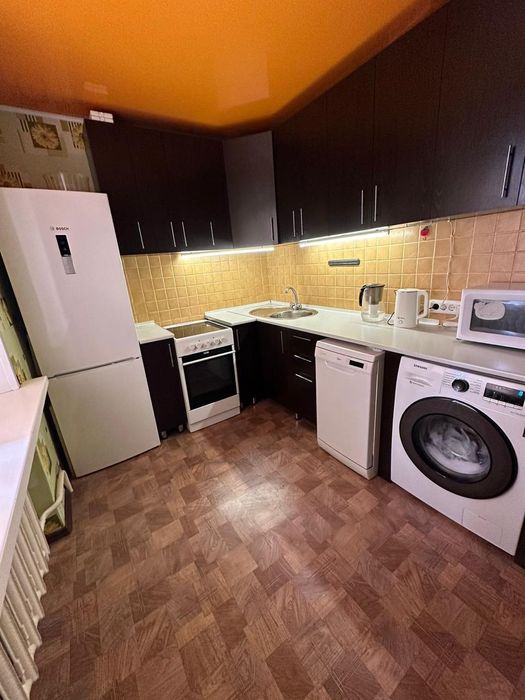 Продам 4 комн.кв, 3/3, 70.1 кв.м