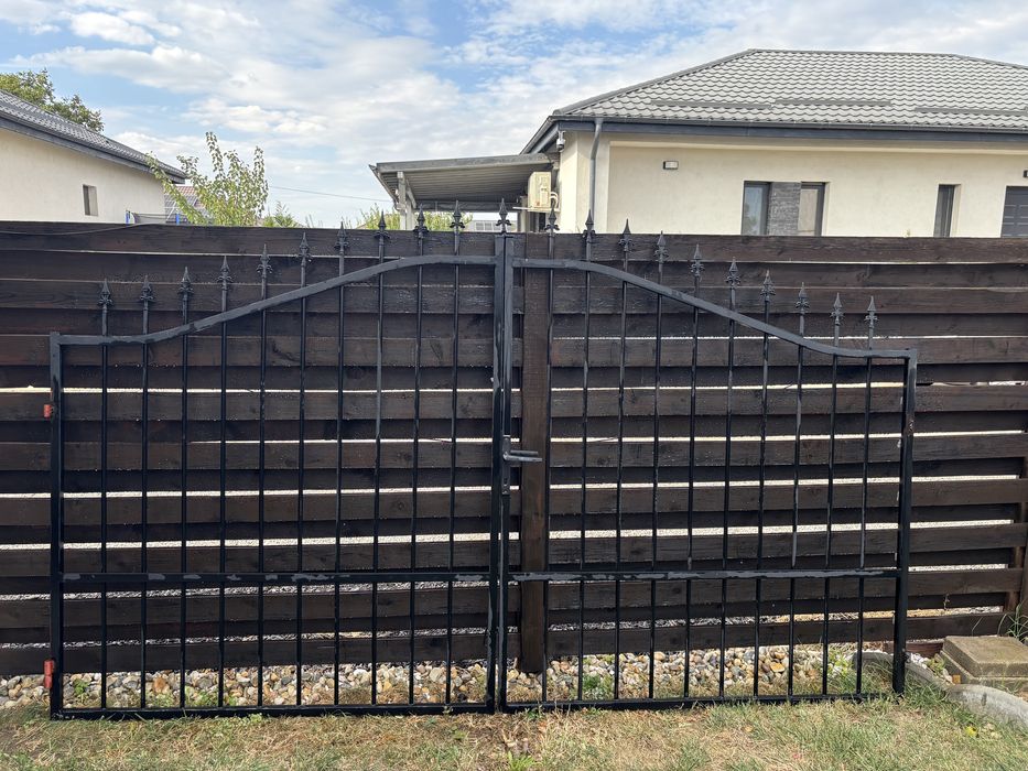 Poarta auto din metal