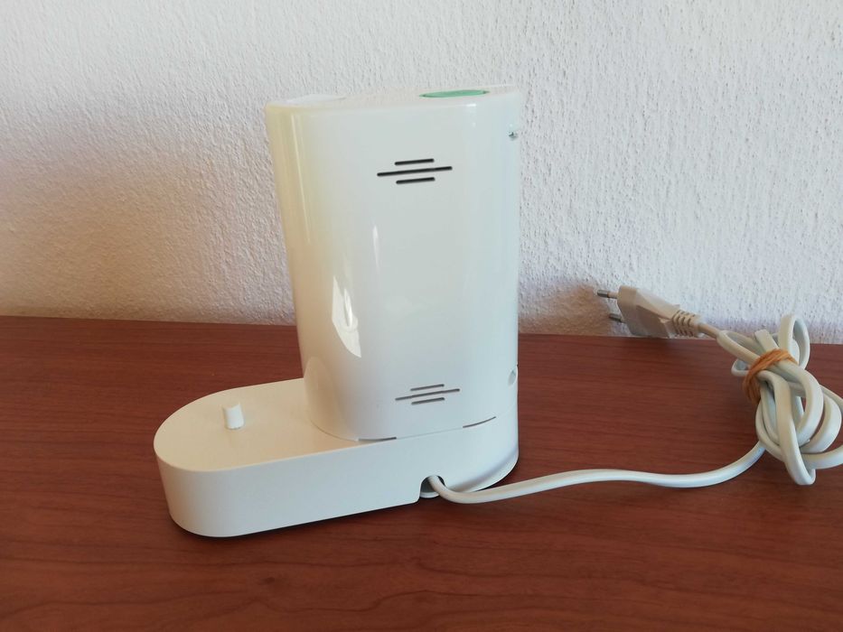 Philips Sonicare зарядно с UV стерилизатор