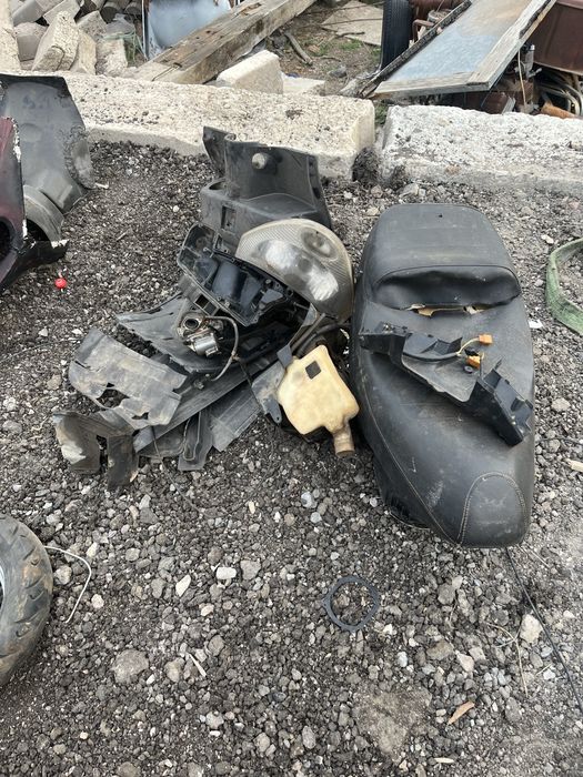 Продам мопед и много запчастей