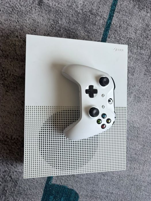 Продам xbox one s 1T