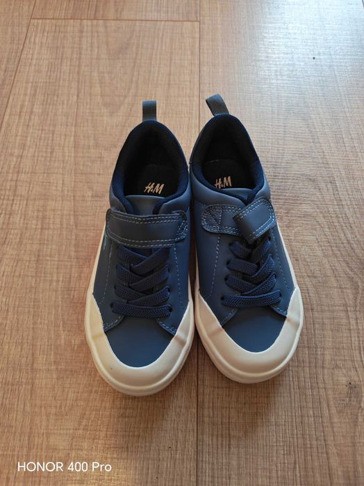 De vânzare încălțăminte pentru băieți mărimea 27