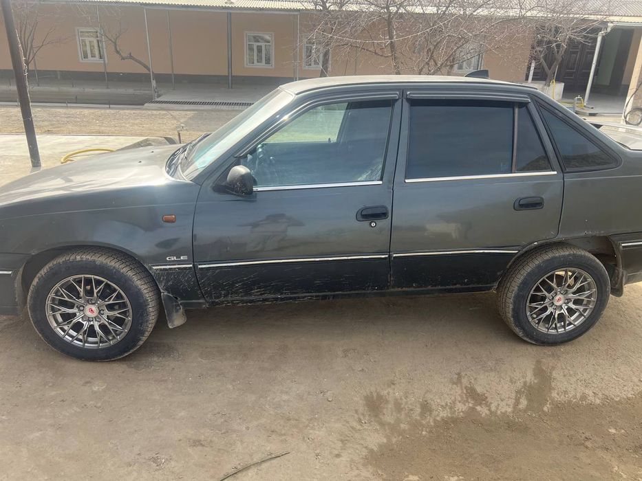 Зур холатдаги нексия 1 сотилади