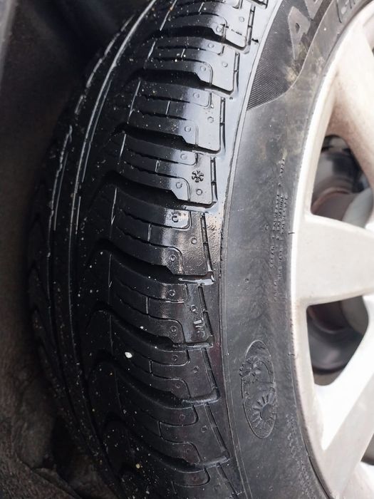 Jante R16 5x100 Originale Audi A1 + 215/45 R16 Allseason Continental