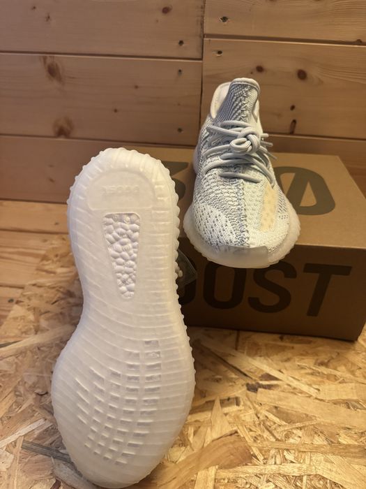 Yeezy Cloud White 37,43