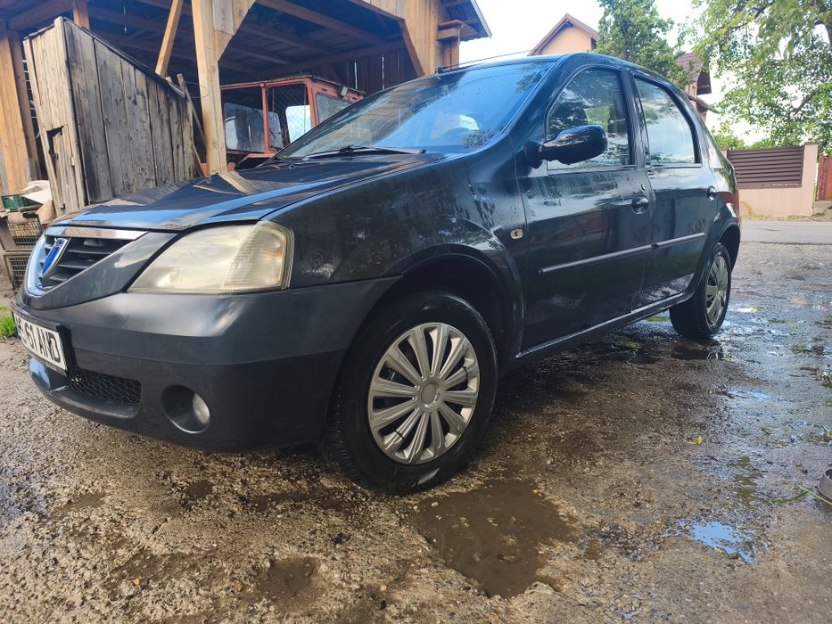 Vând Dacia Logan