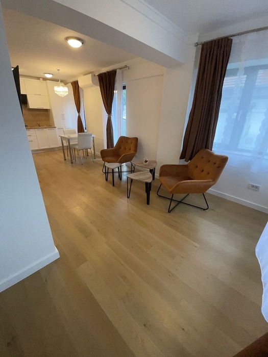 Proprietar, inchiriez garsoniera central.