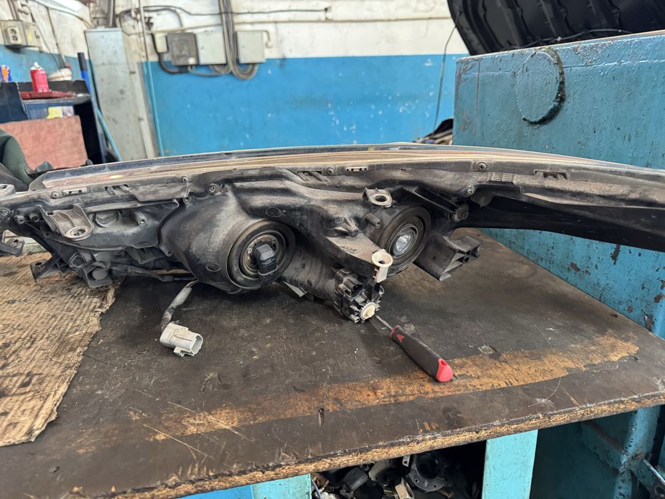 Фары передние Corolla 2013г. 180 кузов