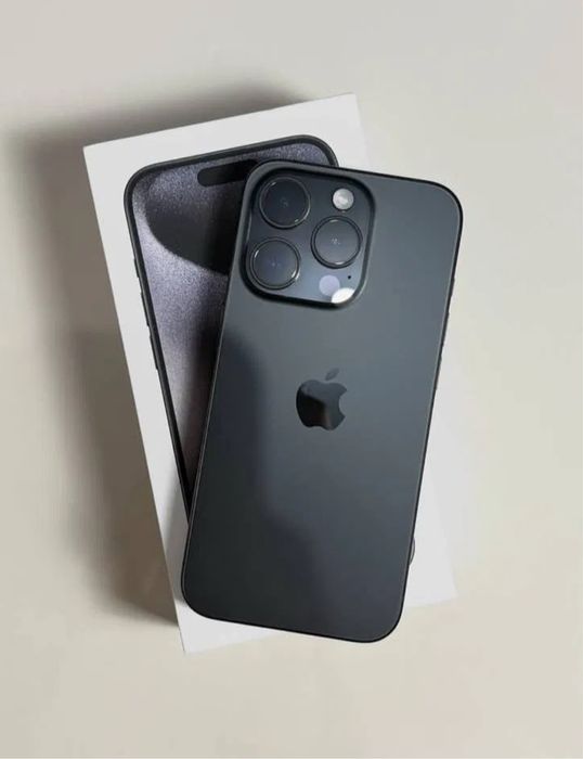 Срочно продам айфон 15 про