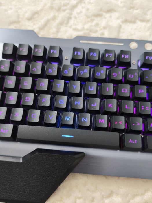 Tastatura mecanica si mause gaming