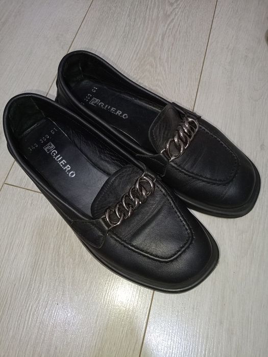 Продам лоферы, чёрные, 38 размер