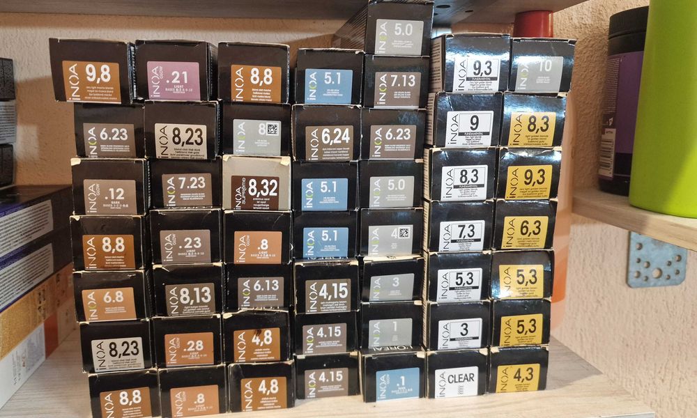 Продавам боя за коса L'Oréal Inoa 69 бр+ ОКСидант 1л.