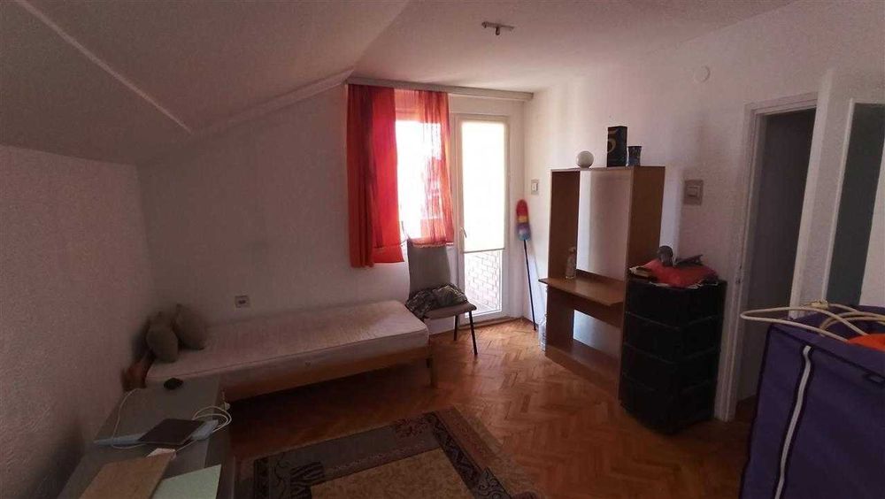 Дава се под наем Тристаен апартамент в Пловдив, Западен - 91 кв.м за 448.8 € - Снимка #3