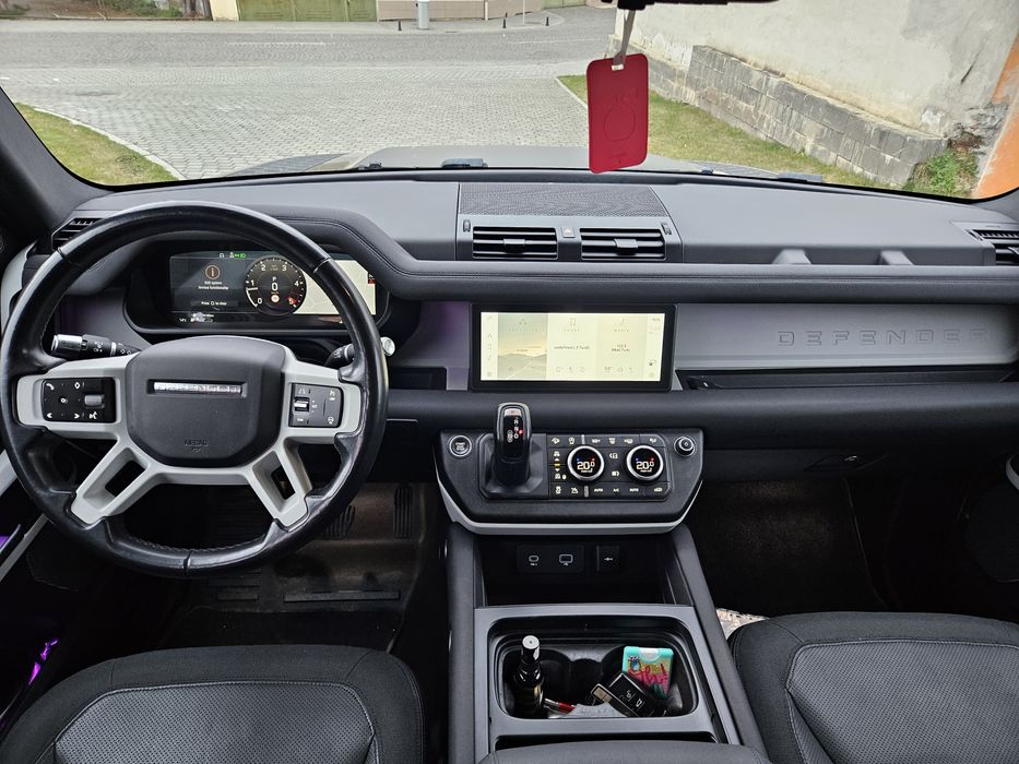 42500  Euro  . Land rover defender 110  2.0