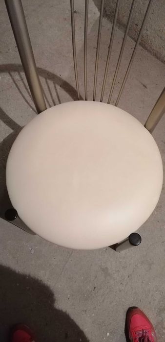 продавам кухненски столове